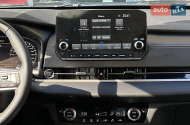 Внедорожник / Кроссовер Mitsubishi Outlander 2023 в 