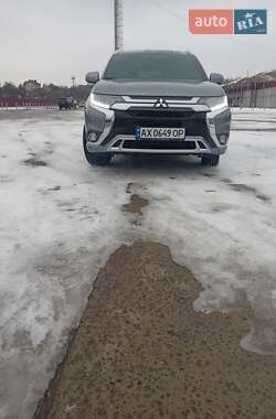 Позашляховик / Кросовер Mitsubishi Outlander 2017 в Харкові