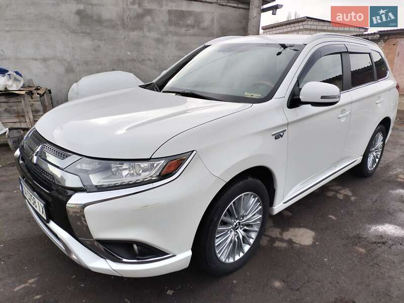 Позашляховик / Кросовер Mitsubishi Outlander 2019 в Житомирі