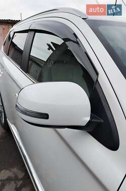 Внедорожник / Кроссовер Mitsubishi Outlander 2019 в Житомире