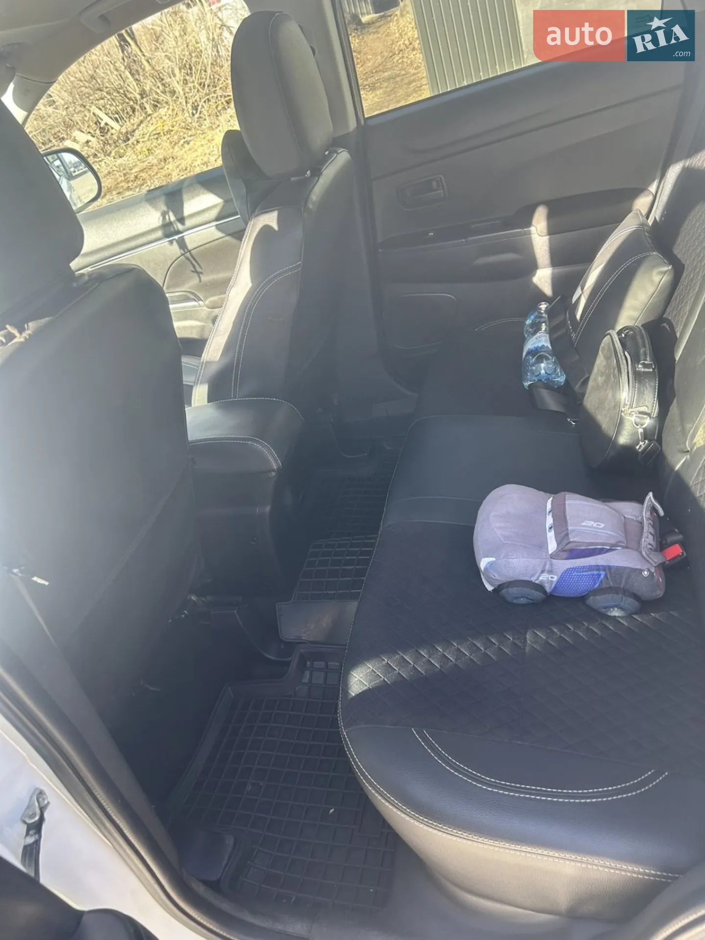 2012 Mitsubishi Outlander - мініатюра 9