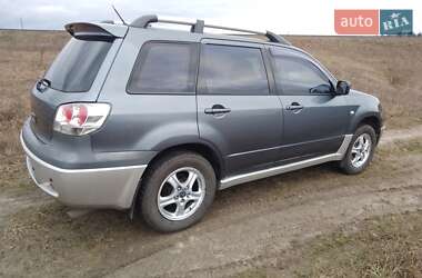 Внедорожник / Кроссовер Mitsubishi Outlander 2003 в 