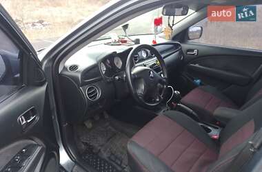 Внедорожник / Кроссовер Mitsubishi Outlander 2003 в 