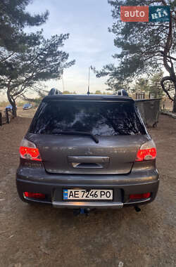 Внедорожник / Кроссовер Mitsubishi Outlander 2010 в 