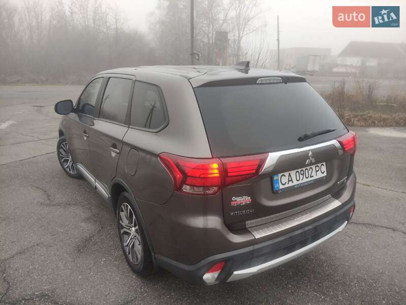 Внедорожник / Кроссовер Mitsubishi Outlander 2018 в Черкассах