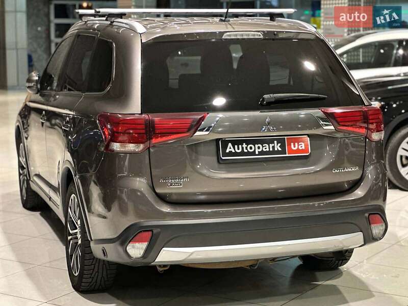 Внедорожник / Кроссовер Mitsubishi Outlander 2015 в Одессе