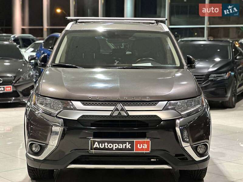 Внедорожник / Кроссовер Mitsubishi Outlander 2015 в Одессе