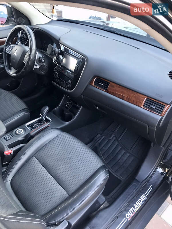 Позашляховик / Кросовер Mitsubishi Outlander 2014 в Дніпрі