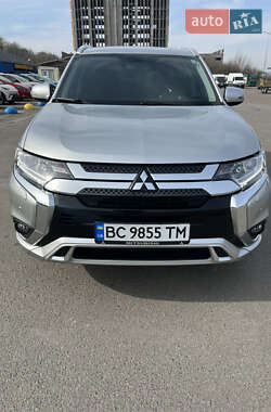 Позашляховик / Кросовер Mitsubishi Outlander 2018 в Львові