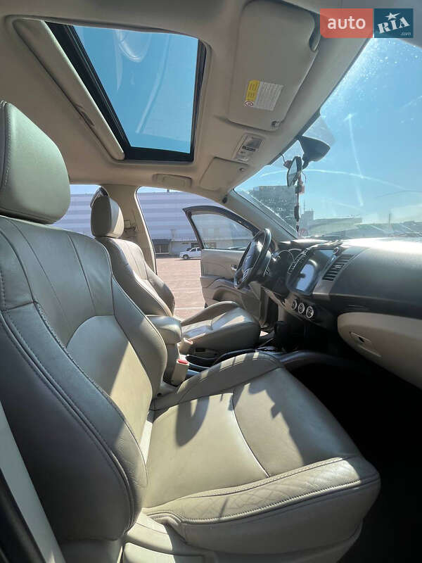 Внедорожник / Кроссовер Mitsubishi Outlander 2008 в Пулинах