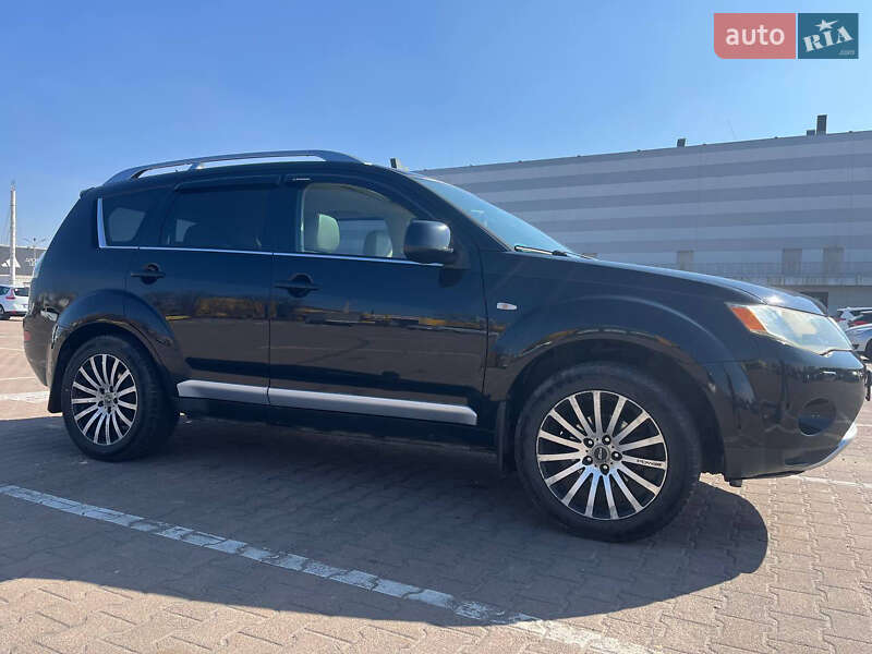 Внедорожник / Кроссовер Mitsubishi Outlander 2008 в Пулинах