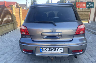 Внедорожник / Кроссовер Mitsubishi Outlander 2006 в Ровно