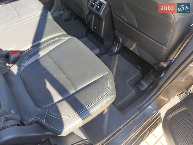 Внедорожник / Кроссовер Mitsubishi Outlander 2019 в Никополе