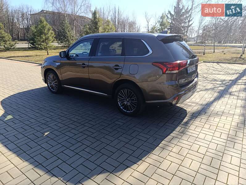Внедорожник / Кроссовер Mitsubishi Outlander 2019 в Никополе
