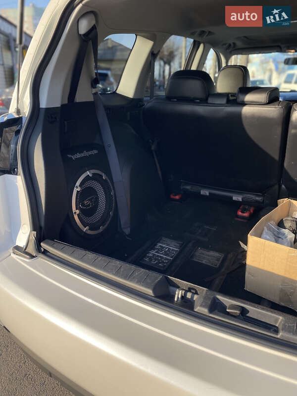 Позашляховик / Кросовер Mitsubishi Outlander 2010 в Житомирі