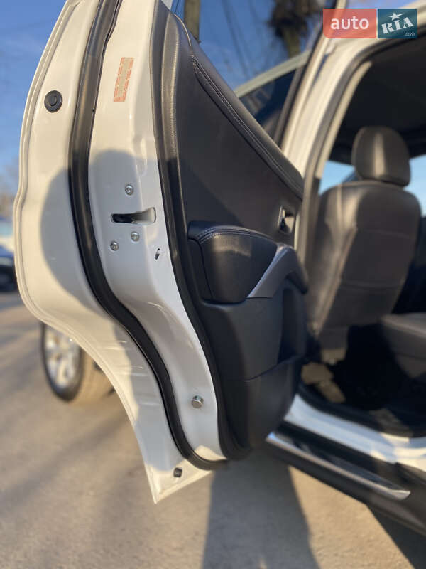 Позашляховик / Кросовер Mitsubishi Outlander 2010 в Житомирі