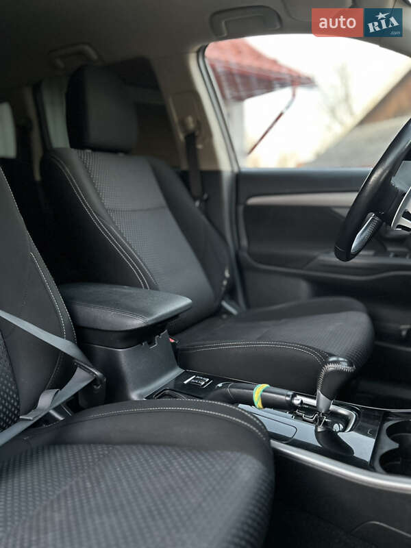 Внедорожник / Кроссовер Mitsubishi Outlander 2018 в Берегомете фото 8 Внедорожник / Кроссовер Mitsubishi Outlander 2018 в Берегомете