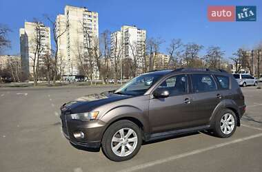 Внедорожник / Кроссовер Mitsubishi Outlander 2012 в Киеве