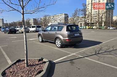 Внедорожник / Кроссовер Mitsubishi Outlander 2012 в Киеве