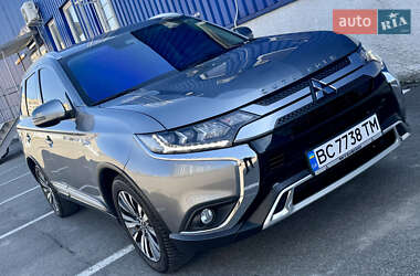 Внедорожник / Кроссовер Mitsubishi Outlander 2019 в Львове