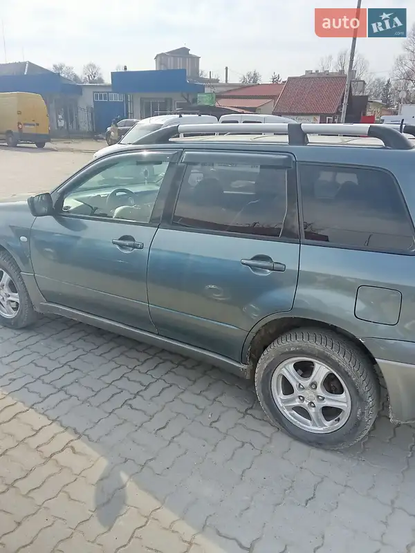 Mitsubishi Outlander 2005