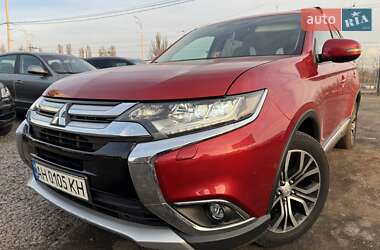 Позашляховик / Кросовер Mitsubishi Outlander 2017 в Києві