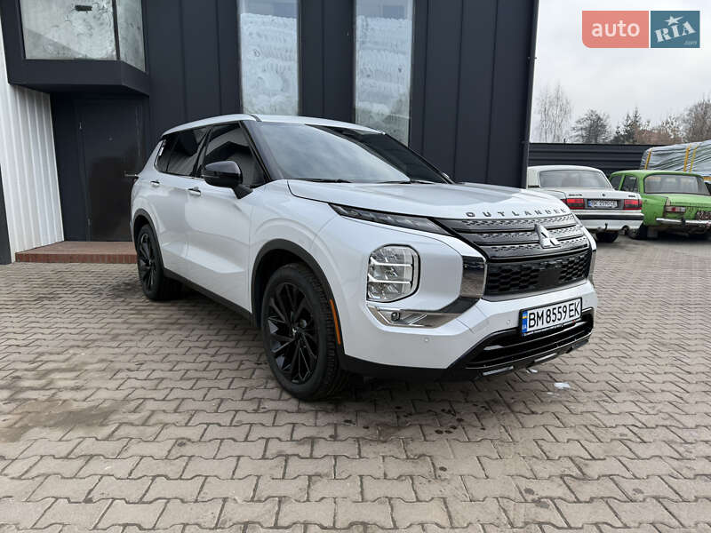 Позашляховик / Кросовер Mitsubishi Outlander 2022 в Києві