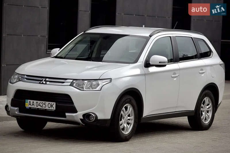 Внедорожник / Кроссовер Mitsubishi Outlander 2014 в Киеве
