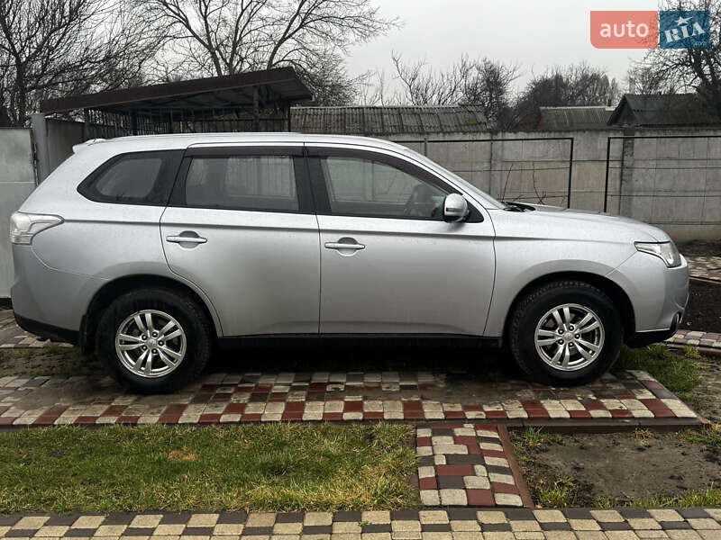 Позашляховик / Кросовер Mitsubishi Outlander 2014 в Олександрії