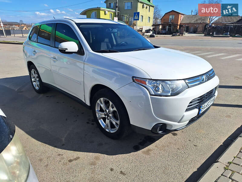 Mitsubishi Outlander 2013