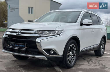 Позашляховик / Кросовер Mitsubishi Outlander 2016 в Рівному