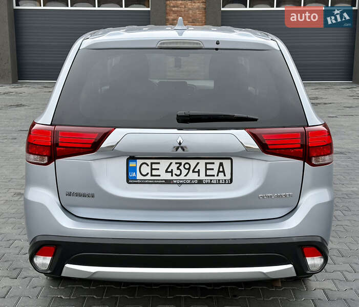 Внедорожник / Кроссовер Mitsubishi Outlander 2017 в Черновцах