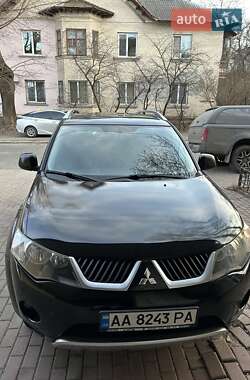 Внедорожник / Кроссовер Mitsubishi Outlander 2008 в 