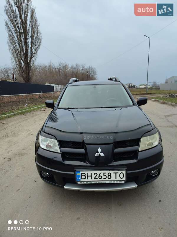 Внедорожник / Кроссовер Mitsubishi Outlander 2006 в 