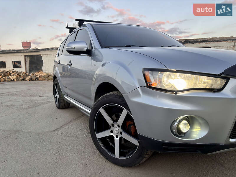 Позашляховик / Кросовер Mitsubishi Outlander 2012 в Полтаві