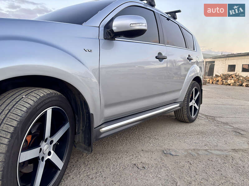 Позашляховик / Кросовер Mitsubishi Outlander 2012 в Полтаві