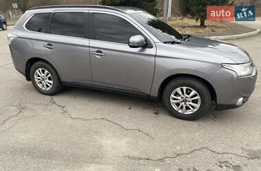 Внедорожник / Кроссовер Mitsubishi Outlander 2012 в 