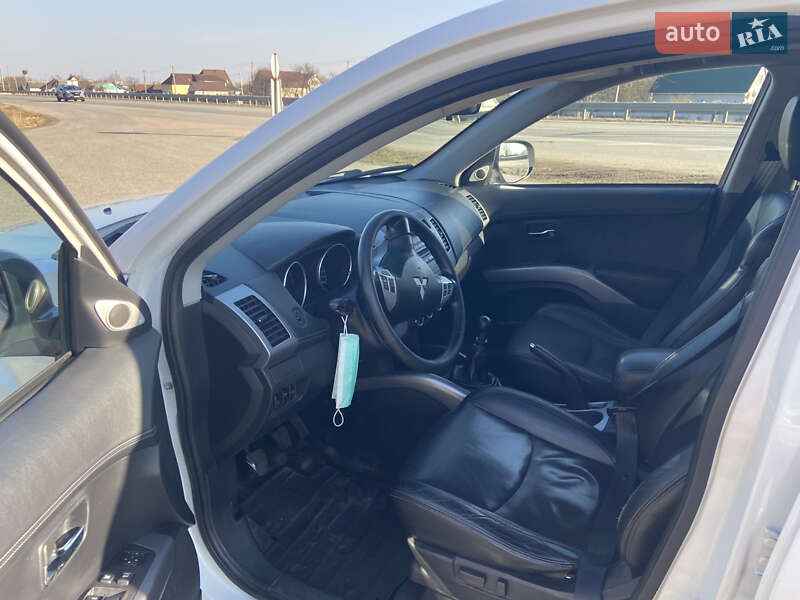 Позашляховик / Кросовер Mitsubishi Outlander 2010 в Житомирі