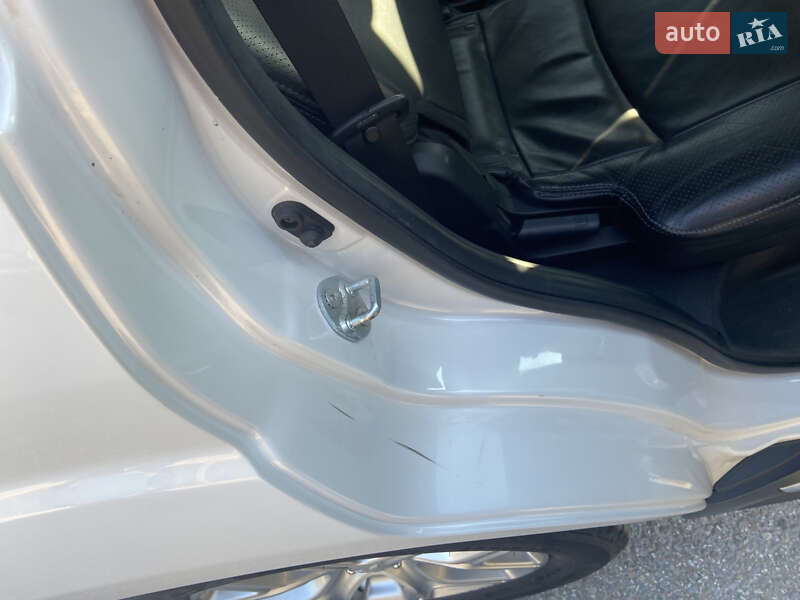 Позашляховик / Кросовер Mitsubishi Outlander 2010 в Житомирі