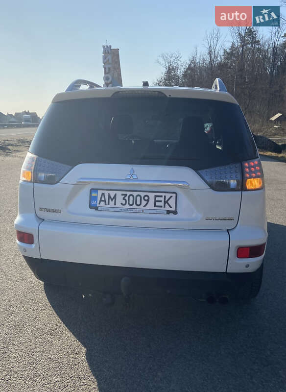 Позашляховик / Кросовер Mitsubishi Outlander 2010 в Житомирі
