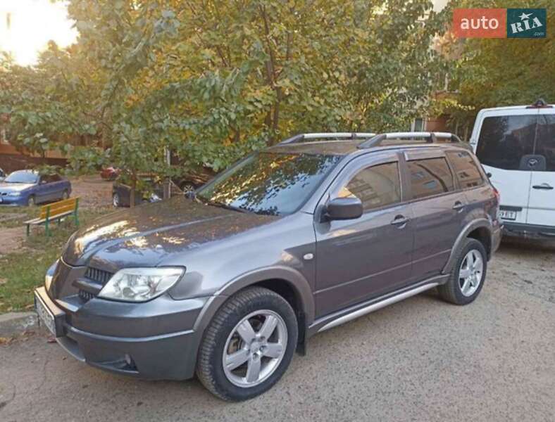 Позашляховик / Кросовер Mitsubishi Outlander 2006 в 