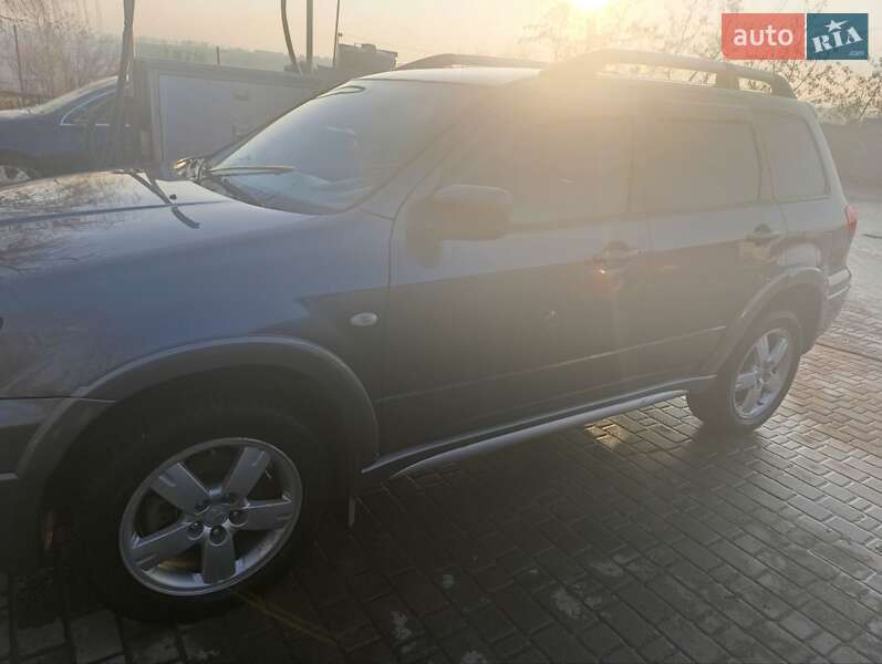 Позашляховик / Кросовер Mitsubishi Outlander 2006 в Чернівцях