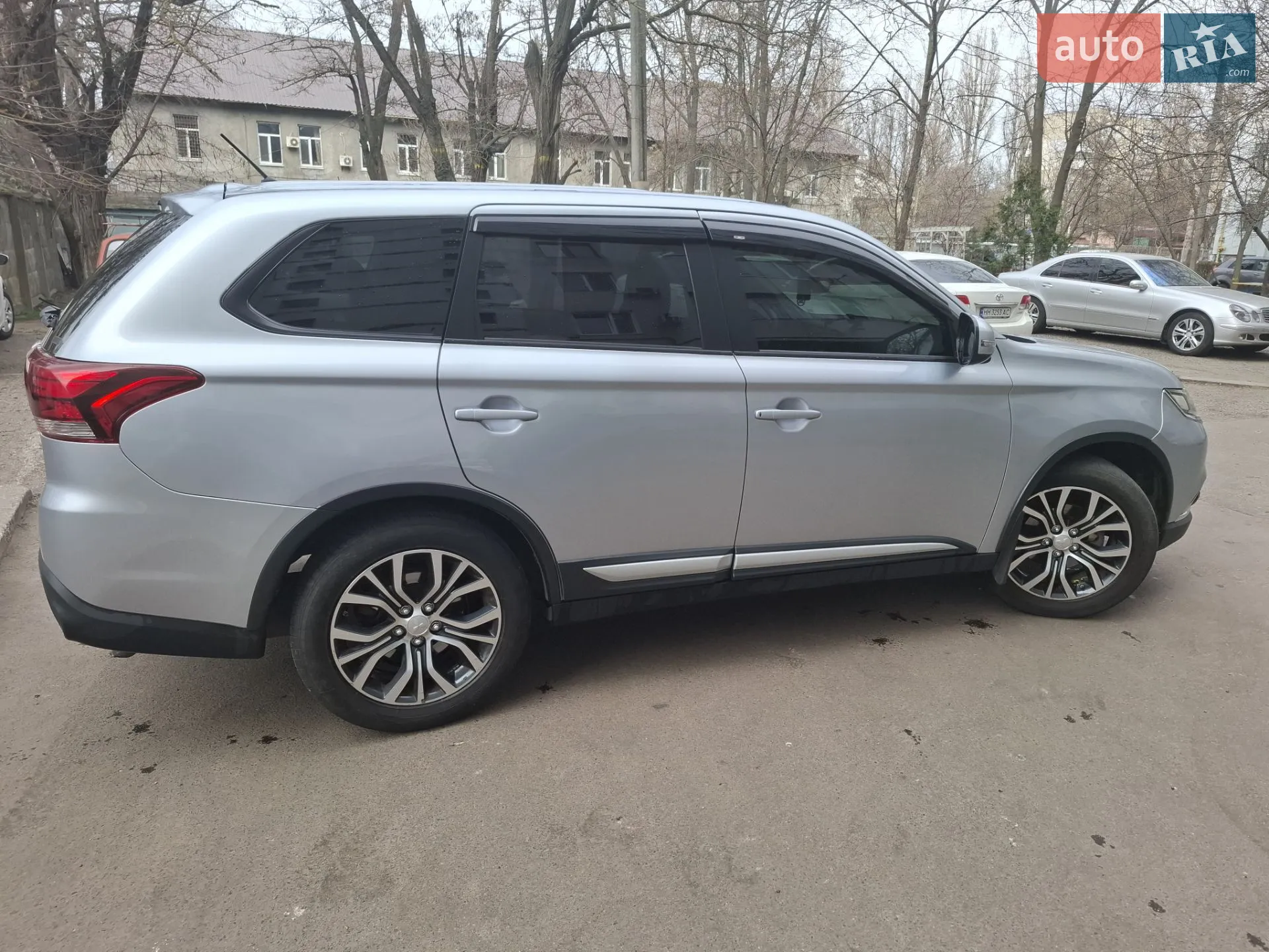 2015 Mitsubishi Outlander - мініатюра 4