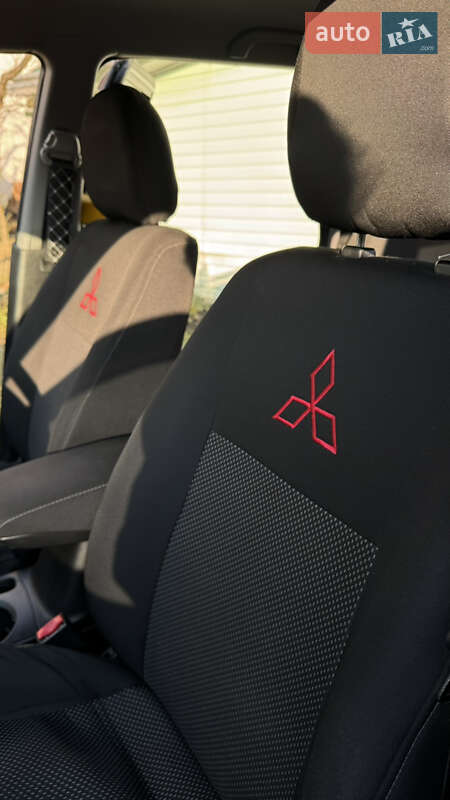 Внедорожник / Кроссовер Mitsubishi Outlander 2007 в Черновцах фото 10 Внедорожник / Кроссовер Mitsubishi Outlander 2007 в Черновцах