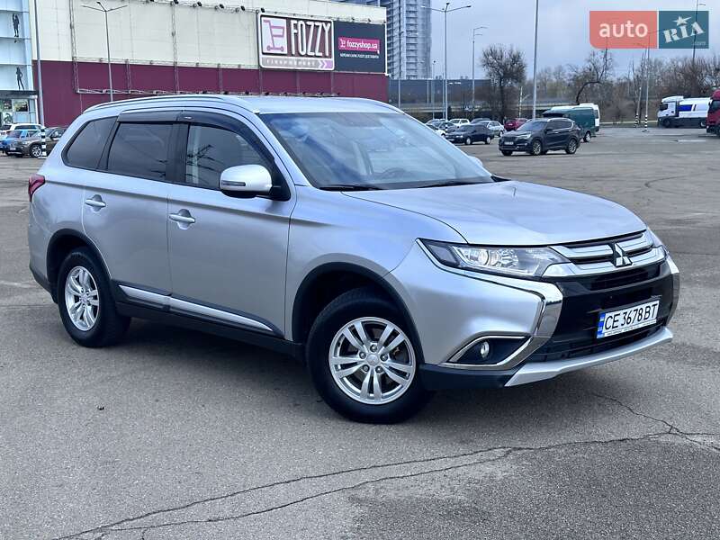 Внедорожник / Кроссовер Mitsubishi Outlander 2018 в Киеве