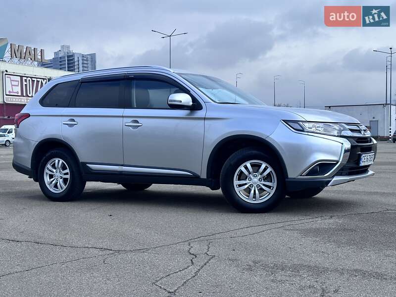 Внедорожник / Кроссовер Mitsubishi Outlander 2018 в Киеве