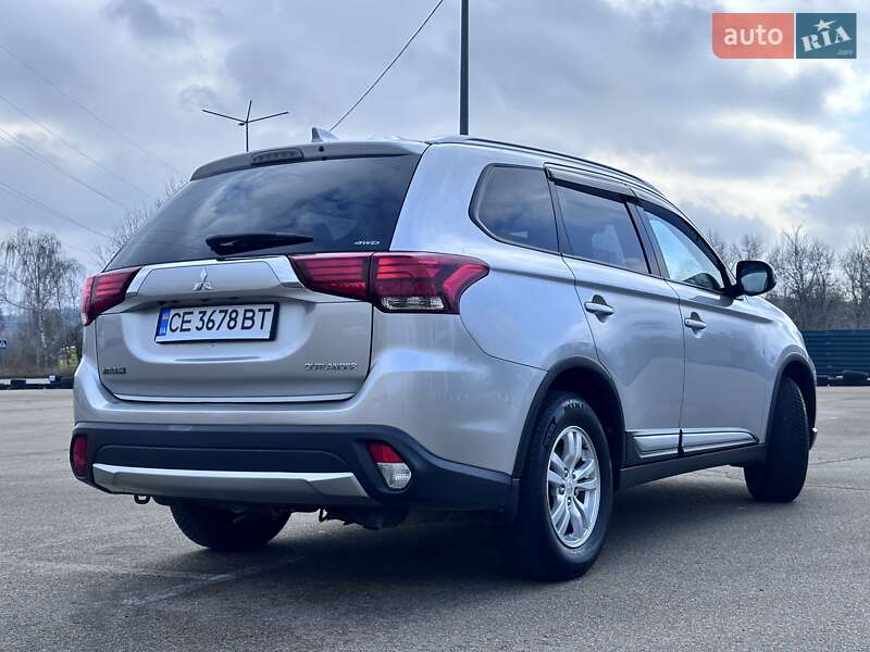 Внедорожник / Кроссовер Mitsubishi Outlander 2018 в Киеве
