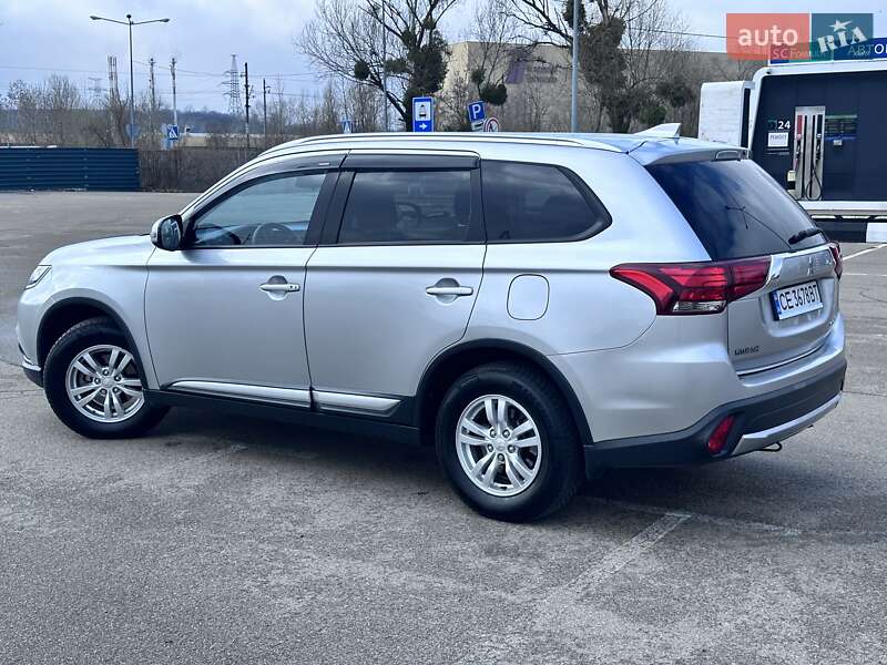 Внедорожник / Кроссовер Mitsubishi Outlander 2018 в Киеве