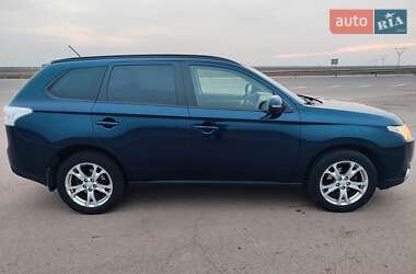 Позашляховик / Кросовер Mitsubishi Outlander 2013 в Херсоні