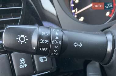 Позашляховик / Кросовер Mitsubishi Outlander 2019 в 